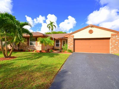 931 Monticello Ave, Davie, FL, 33325