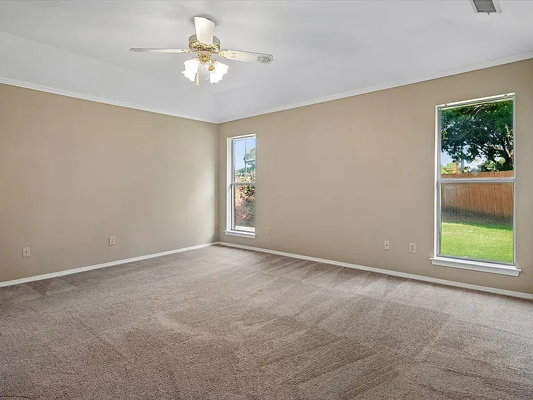 2201 Pendleton Ln — Photo 13