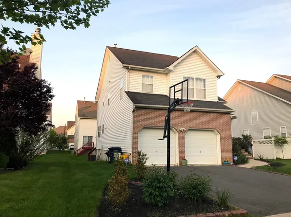43 Canal View Dr, Lawrence Township, NJ 08648
