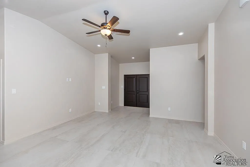 4 bed, 2.0 bath, 1620 sqft, $2,100 — Photo 2