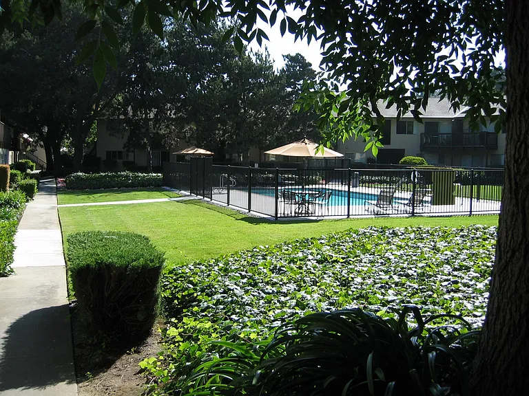 Dana Garden — Photo 20