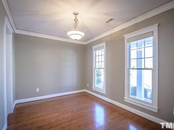 202 Frontgate Dr, Cary, NC 27519