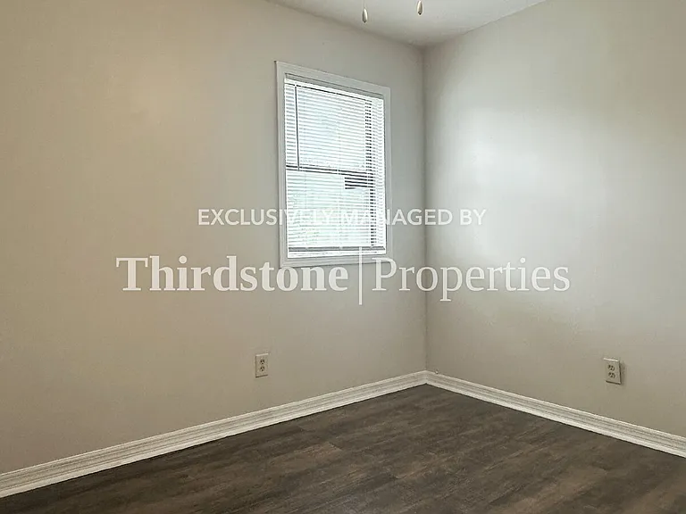 1173 W 27th St — Photo 14