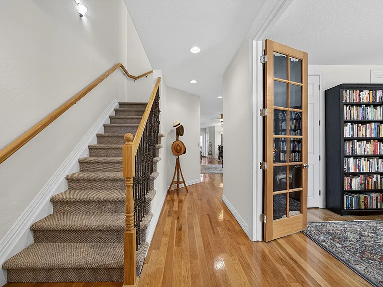 2933 Lawrence St — Photo 13