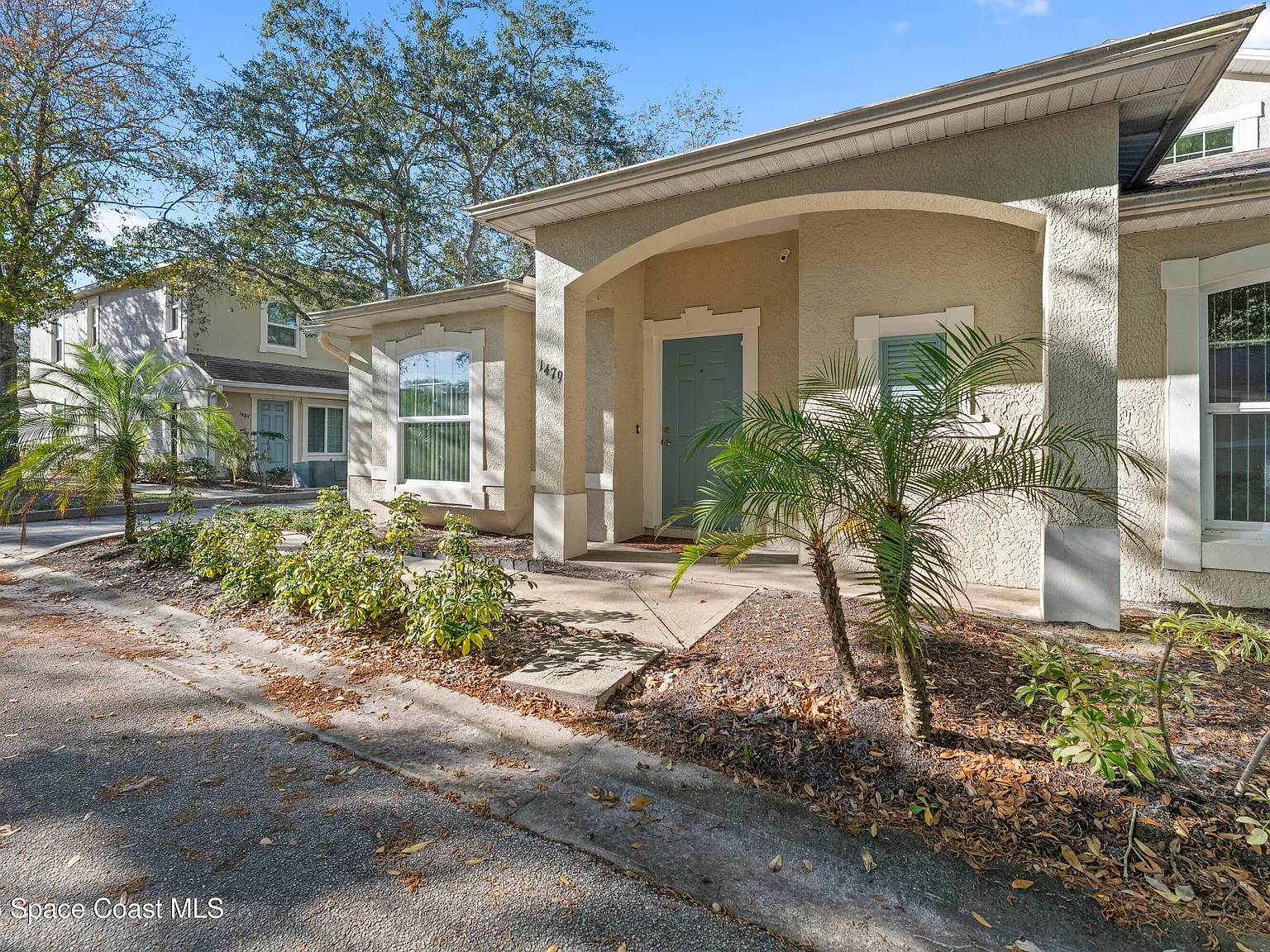 2 bed, 2.0 bath, 984 sqft, $1,900 — Photo 3