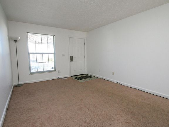 4th image of 953 Charleston Way Dr #9C