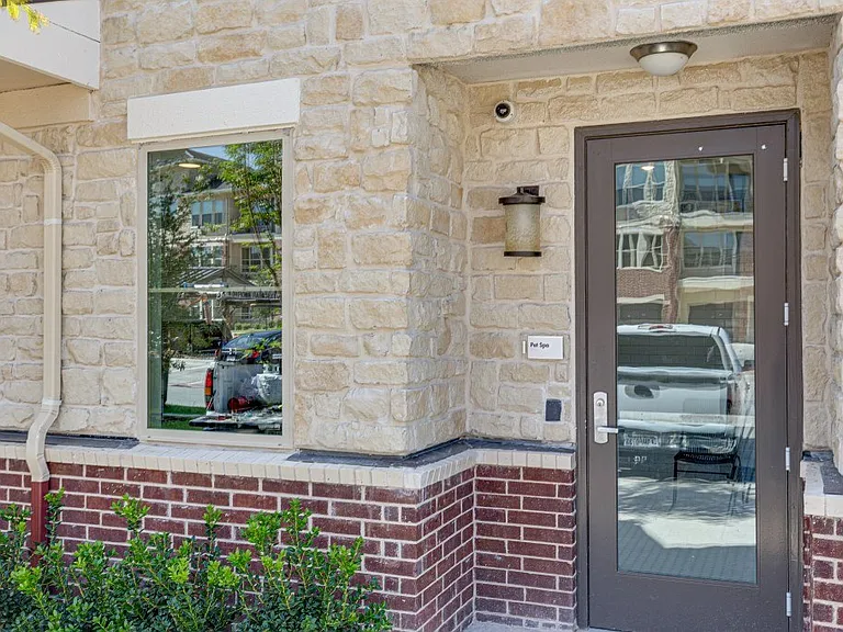 The Quadrangles on Twenty Apartments in Grand Prairie, Texas