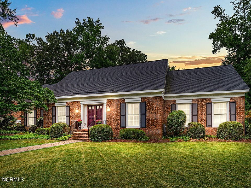 1st image of 109 Williamsburg Drive