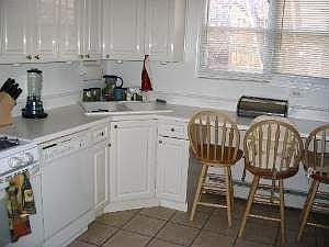 Large, eat-in kitchen with convenient breakfast bar!