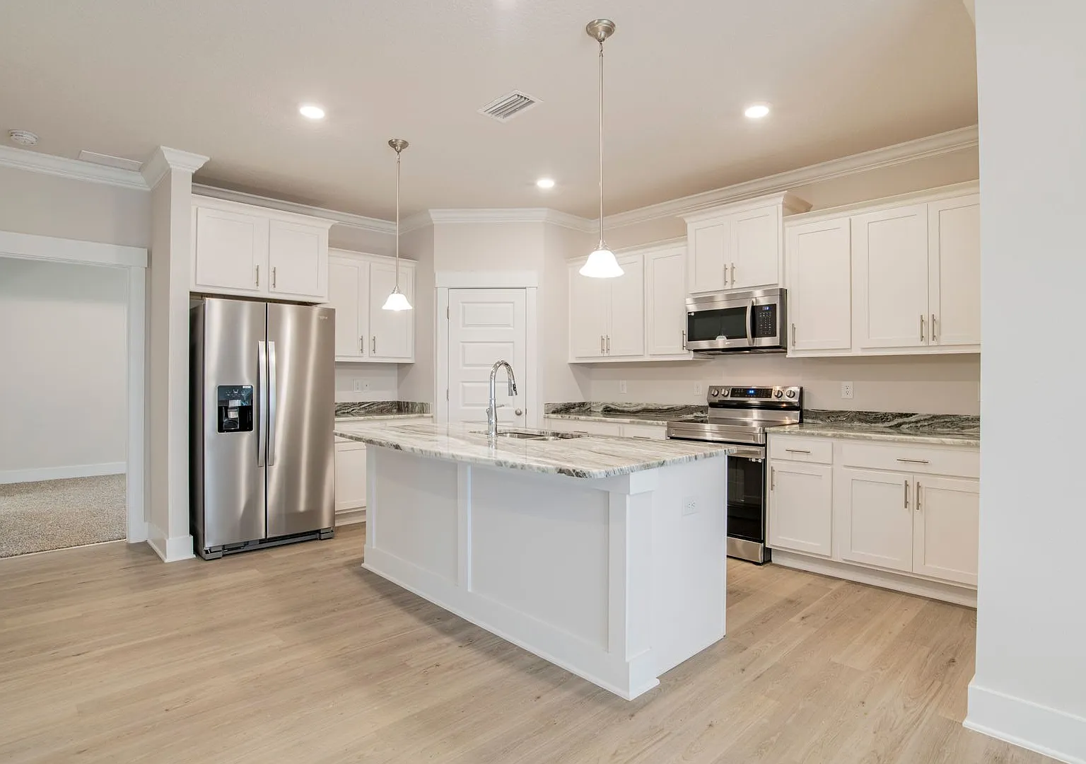 Quiet Family Home in Cantonment — Photo 4
