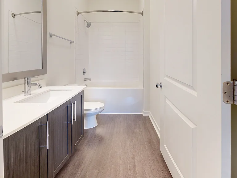 Essex Luxe Apartments — Photo 126