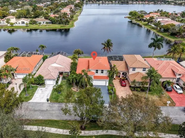 3494 Coco Lake Dr, Pompano Beach, FL 33073