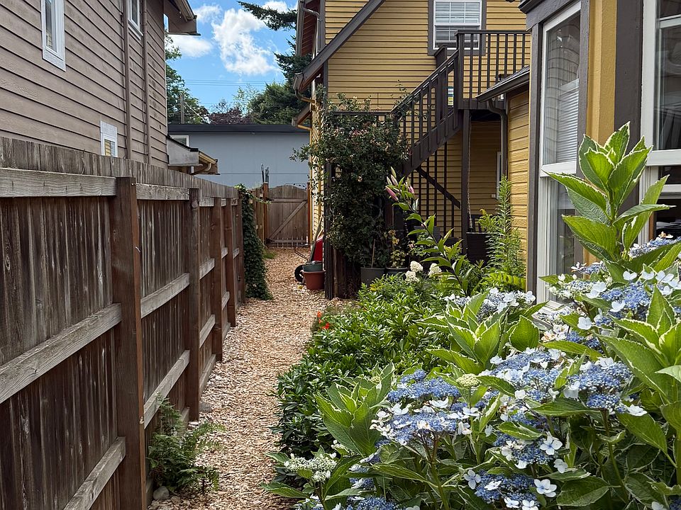 1st image of 512 Avenue C #B
