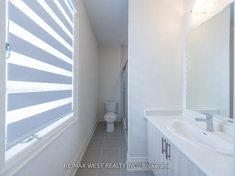 2215 Crystal Dr — Photo 28