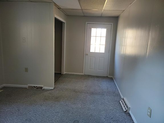 4th image of 815 Woodland Way