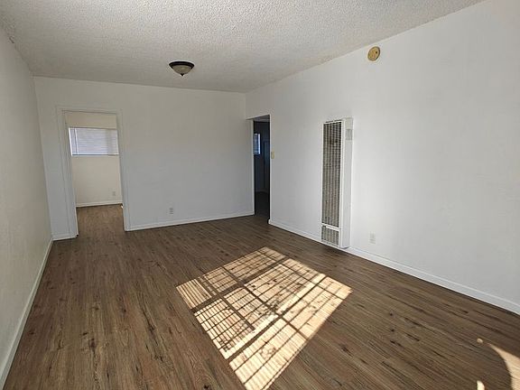 4th image of 131-133 W 87th Pl #2