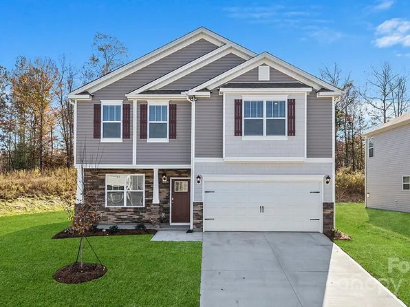 106 Marathon Ln, Candler, NC 28715
