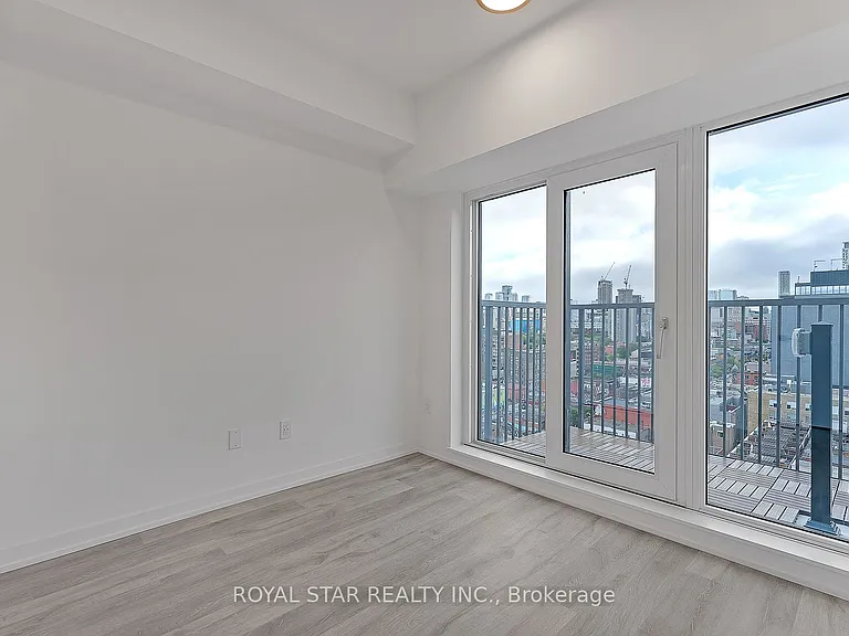 2 Augusta Ave #Penthouse 04 — Photo 25