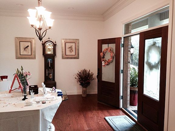FOYER W/ETCHED GLASS DOORS 
