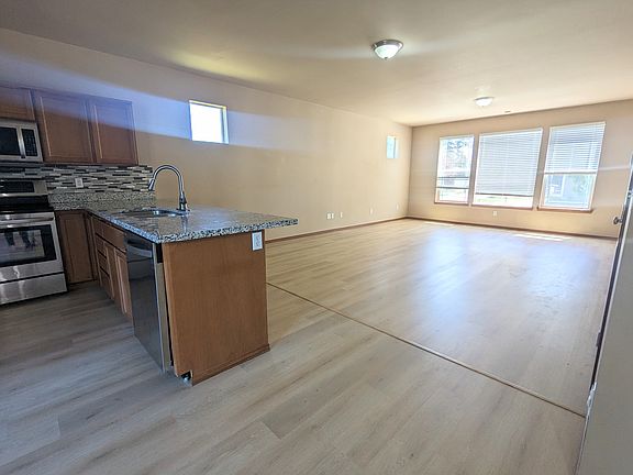 2nd image of 2123 182nd St E