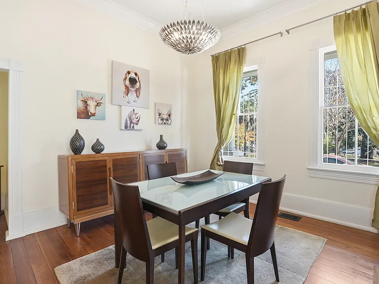 524 E Henry St — Photo 11
