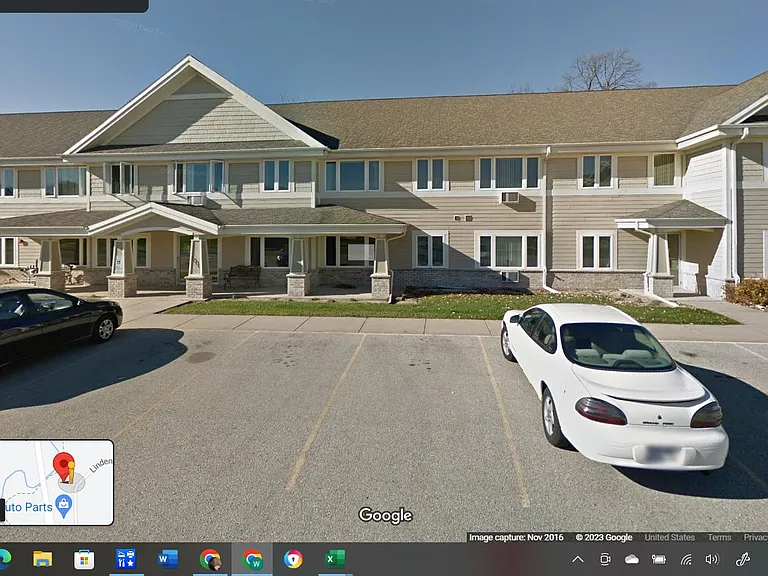 990 Linden Dr #4 — Photo 8