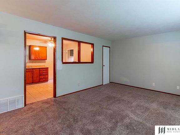 3rd image of 7618 S 22nd St