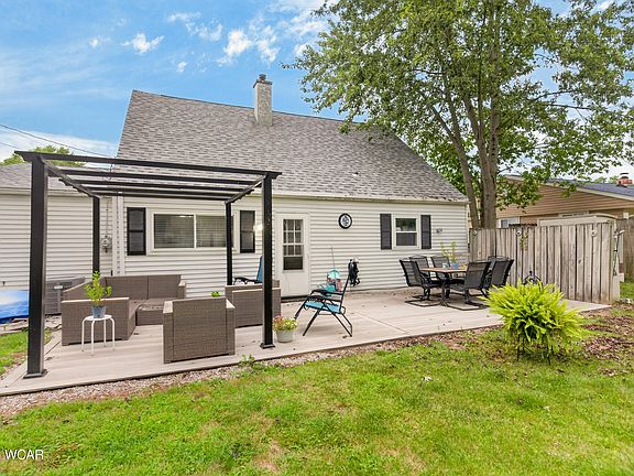 3rd image of 1815 Jennifer Ln