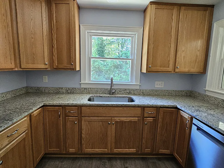 548 Greenway Dr — Photo 8