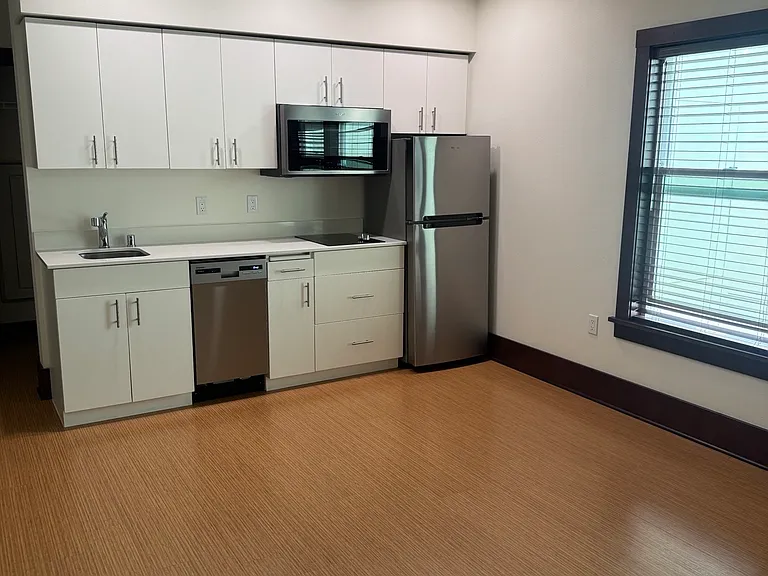 Louisa Hotel Apartments — Photo 28