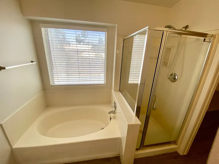 12637 W Cambridge Ave — Photo 22