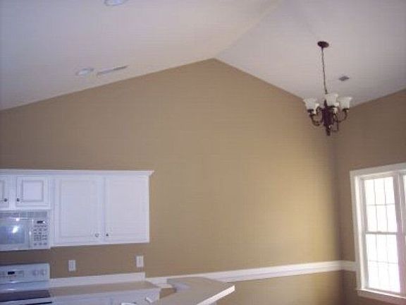 3rd image of 2625 Shire Ln