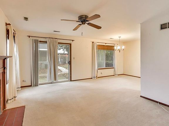 4th image of 1316 Barclay Ln