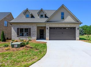 128 N Lake Louise Dr, Mocksville, NC 27028