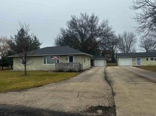 36 W Adams St, Milledgeville, IL 61051