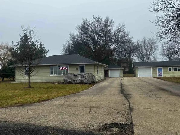 36 W Adams St, Milledgeville, IL 61051
