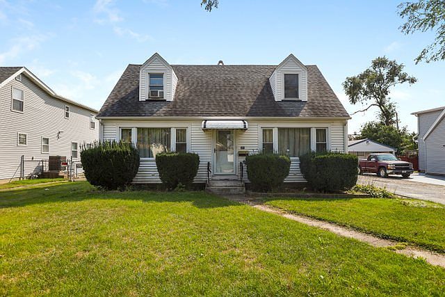 1st image of 341 Armitage Ave