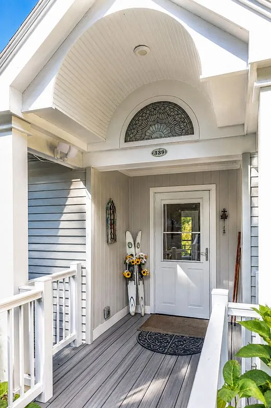 3 bed, 2.0 bath, 1976 sqft, $3,800 — Photo 4