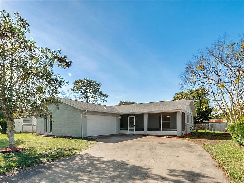 1st image of 118 Hidden Lake Dr