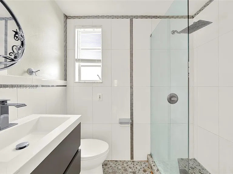 610 8th St #102R — Photo 18