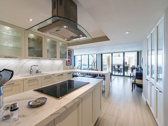 4th image of 2901 S Bayshore Dr APT 11B