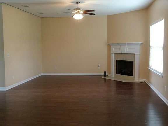 5th image of 40 Red Rock Ct Ne