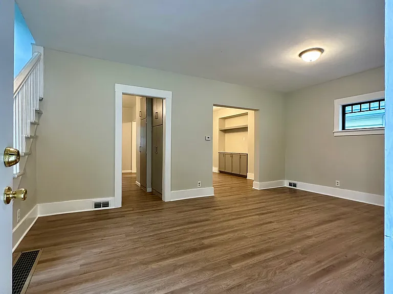 105 Cummings St — Photo 8