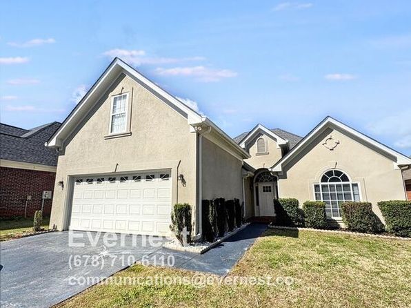 2117 Highland Club Dr SE
