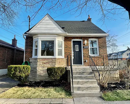 233 E 14th St Photo 1