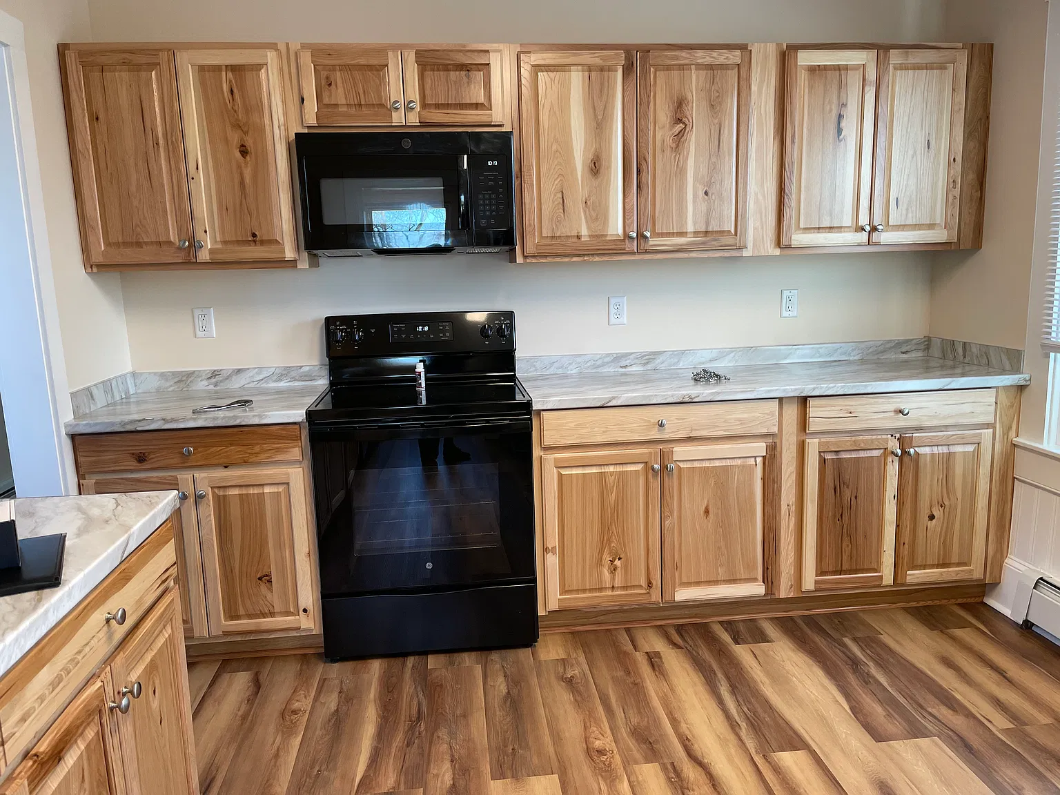 3 bed, 1.5 bath, 2800 sqft, $1,950 — Photo 4