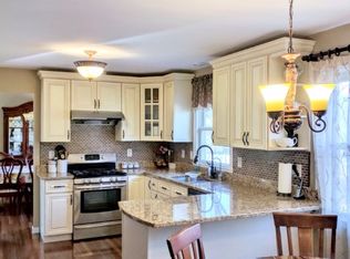 48 Hillview Ave, Franklin Park, NJ 08823
