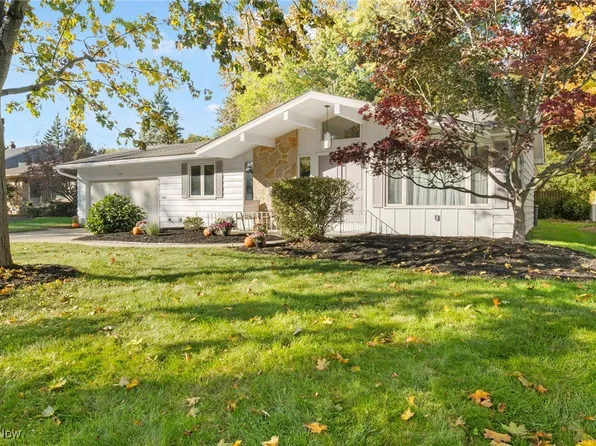 6612 Bennington Dr, Parma Heights, OH 44130