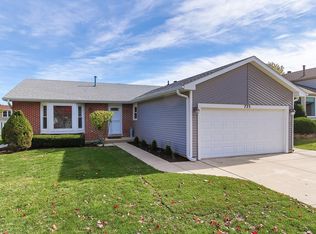 725 Cutter Ln, Elk Grove Village, IL 60007