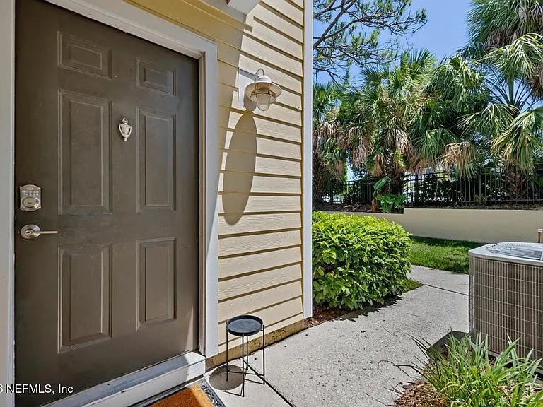100 Fairway Park Blvd #806 — Photo 4